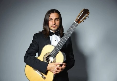 Концерт Артёма Дервоeдa