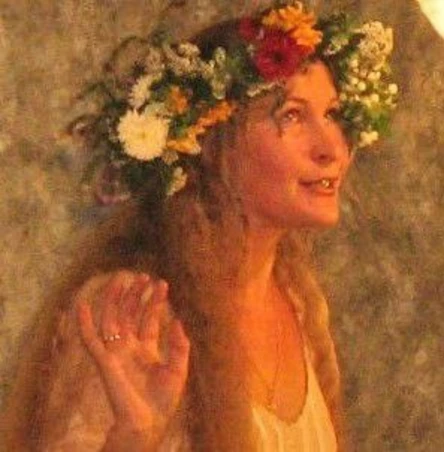 "В песнях вам себя оставила": театрализованный концерт