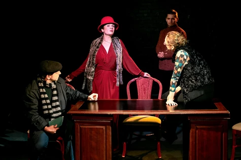 "Cherchez la Femme" (Ищите женщину")