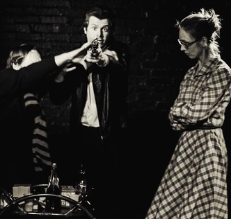 "Cherchez la Femme" (Ищите женщину")