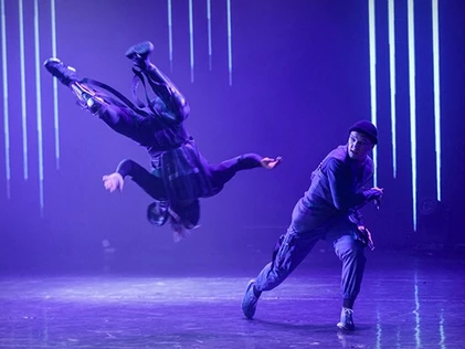 Мастер-класс по сценическому бою: Обучение технике безопасности и видам сценического боя.