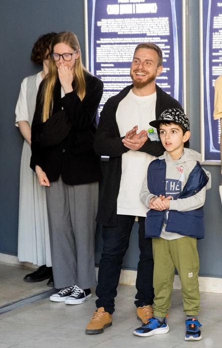 Медиация с Романом Ходыревым по его выставке «Между диваном и телевизором»