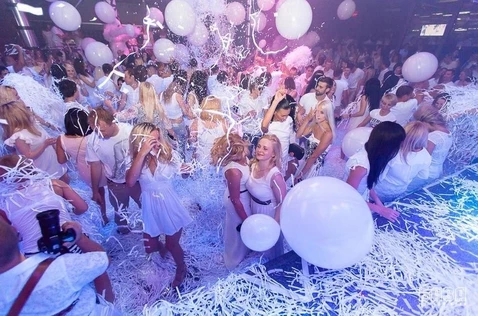 WHITE PARTY