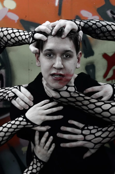 Комедийно-драматически-сатирический мэшап "ГАДЫ"