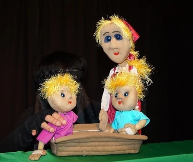 Два клена  (11 Московского района)