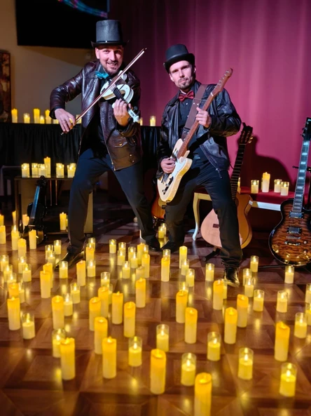 Мировые хиты при свечах на скрипке и гитаре