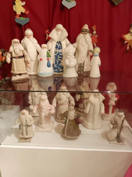 Праздничная экскурсия с МК по росписи деревянной игрушки в Санкт-Петербургском музее игрушки 5-7 лет