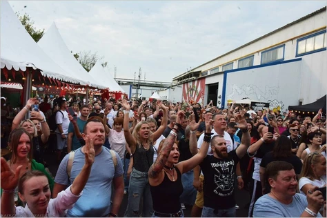 Улетный рейс. Битва трибьютов на корабле