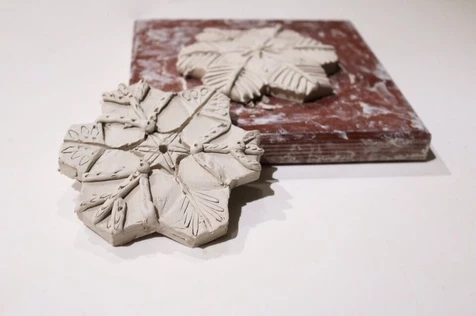 Мастерская Аникушина, экскурсия и новогодний мастер-класс по лепке из глины ("Снежинки") 7-10 лет