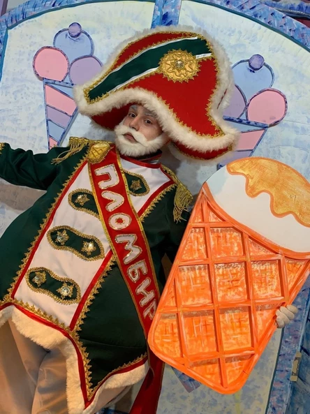 "Новогодние приключения Снежат"