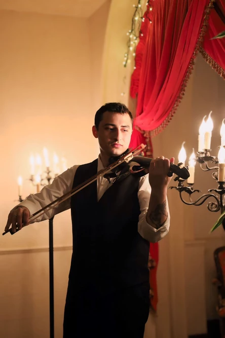 Скрипка поет: музыкальный вечер