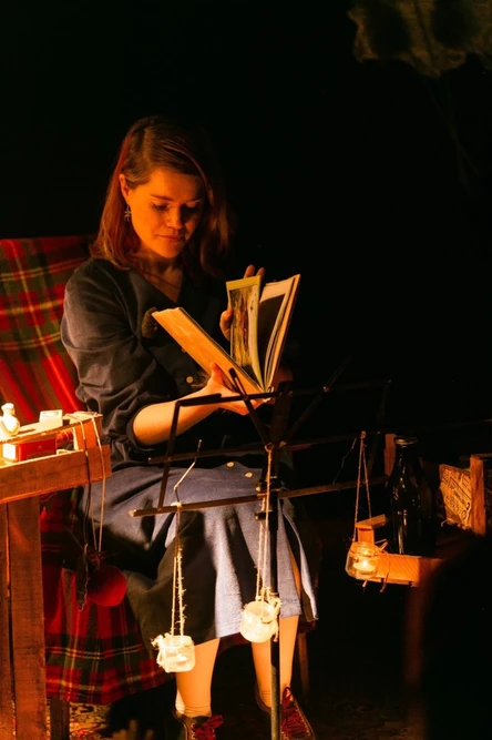 "Простыми словами и красками": спектакль с песочной анимацией