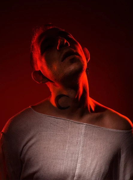 Моноспектакль "Satan" по мотивам повести М. Твена