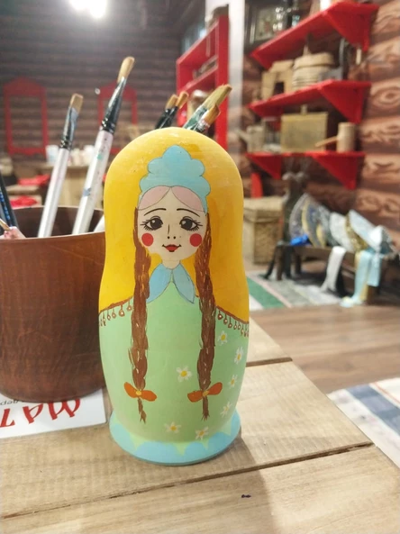 Новогодний мастер-класс по росписи матрёшки с чаепитием 7+