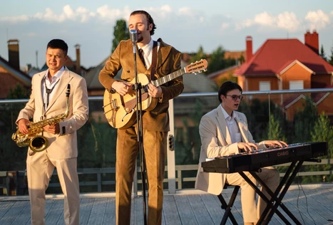 Louis Jazz Band в баре Закулисье (Оренбург)