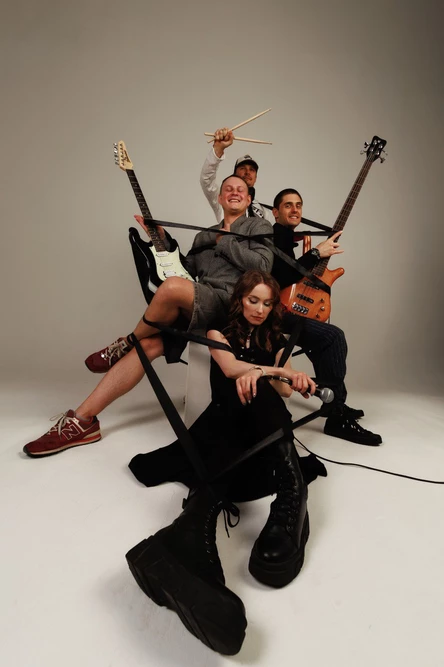 Первый сольный концерт группы "НеНой"