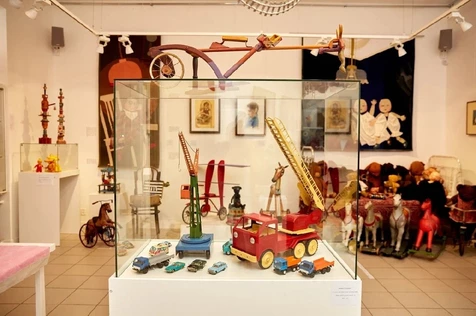 Санкт-Петербургский музей игрушки, экскурсия с МК по росписи деревянной игрушки 7-10 лет