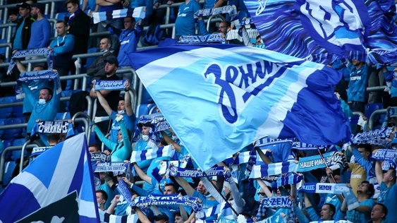 Фан-смотр матча "Зенит" - "Балтика" в лофте