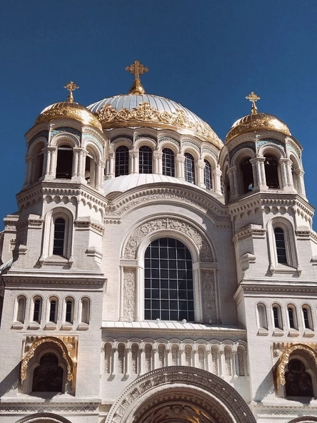 Автобусная экскурсия «Кронштадт - город с морской душой» + экскурсия в Морской собор со Светланой 7+