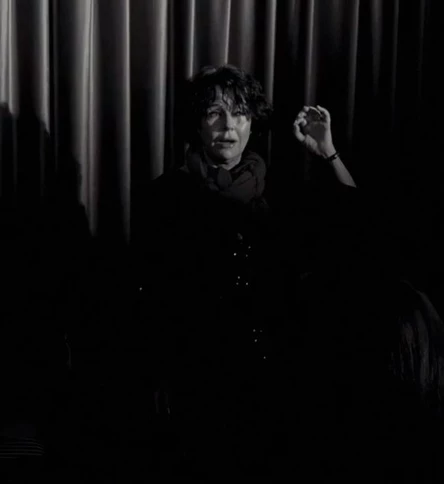 …мы замолкаем, глядя в небеса…