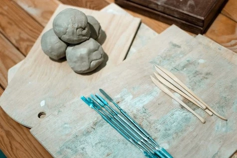 Мастерская Аникушина "Как рождается скульптура?" с мастер-классом по лепке глиной 7-10 лет