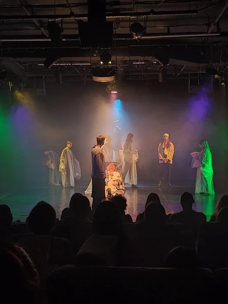 Бронирование места на курсе "Основы актёрской техники. Путь к себе""