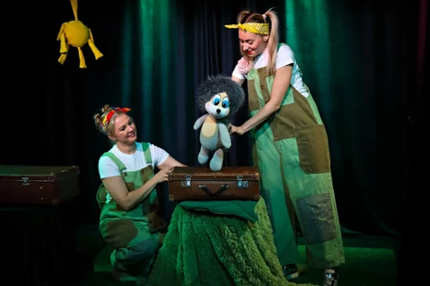 "Один день из жизни обычного ежика" интерактивный спектакль для детей.