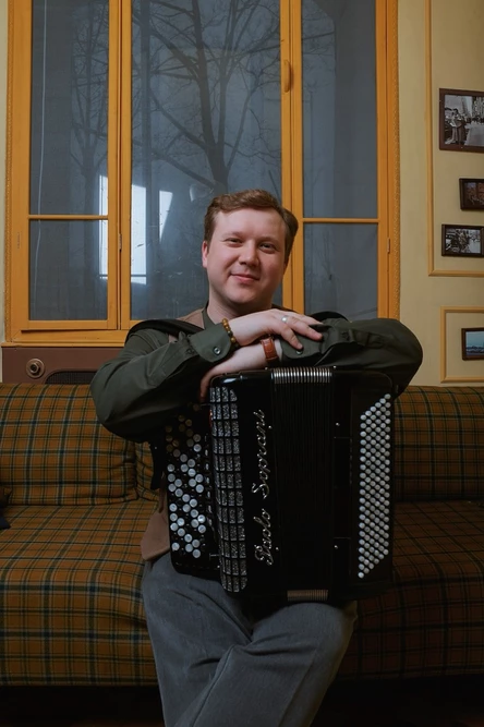 Лекция «Аккомпанемент. Роль музыкальных инструментов в сопровождении народных (и не только) песен»