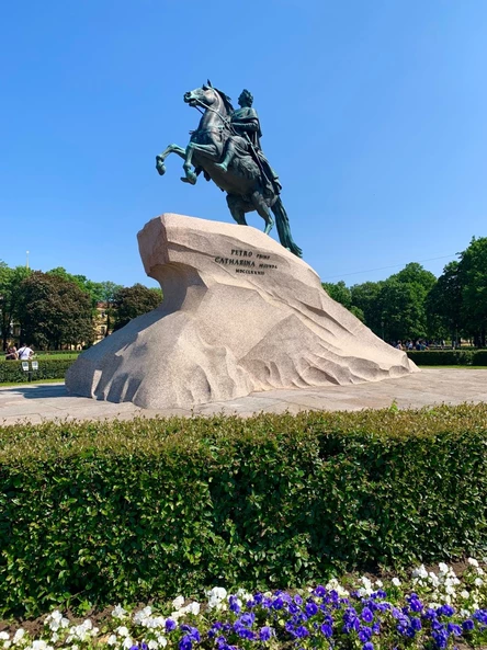 Пешеходная экскурсия «От Плотника до Всадника» (вокруг Адмиралтейства) со Светланой 9-12 лет