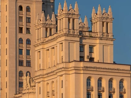 Высотка на Котельнической набережной. Экскурсия с посещением квартиры в центральном подъезде здания