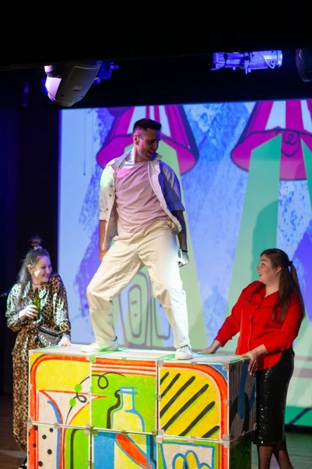 "Я танцую как дебил"