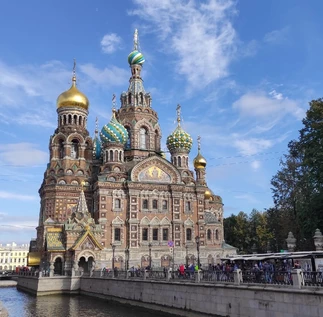 Пешеходная экскурсия «Легенды Петербурга» со Светланой 9+