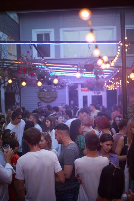 Летник Advocate bar & Union music
