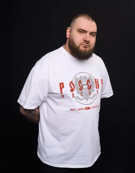 Дима Илюхин и Мадияр Сатвалдин в Ялте | Stand up | Народный бар 11.08