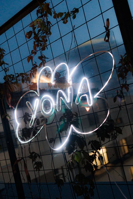YONA: Вечеринка на крыше