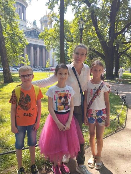 "Святой Исаакий и все-все-все (мост, дворец, собор и площадь)" пешеходная экскурсия с Татьяной 8-12 лет