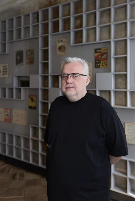«НЕУЖЕЛИ ВРЕМЯ СИЛЬНЕЕ СМЕРТИ». Экскурсия Юрия Сапрыкина