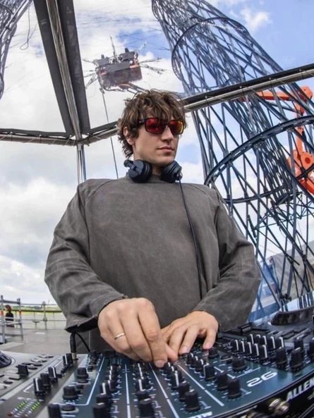 12.09 | KARL CHIX (wip / москва) @ НАД ПАРУСАМИ x CENTRAL PARK